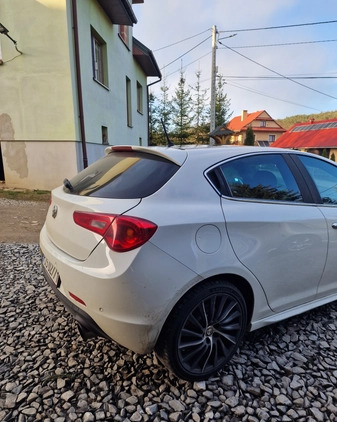 Alfa Romeo Giulietta cena 47000 przebieg: 105000, rok produkcji 2011 z Żmigród małe 191